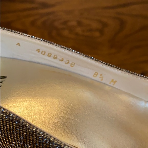 Stuart Weitzman Bowover Glitter Pumps - Picture 7 of 9